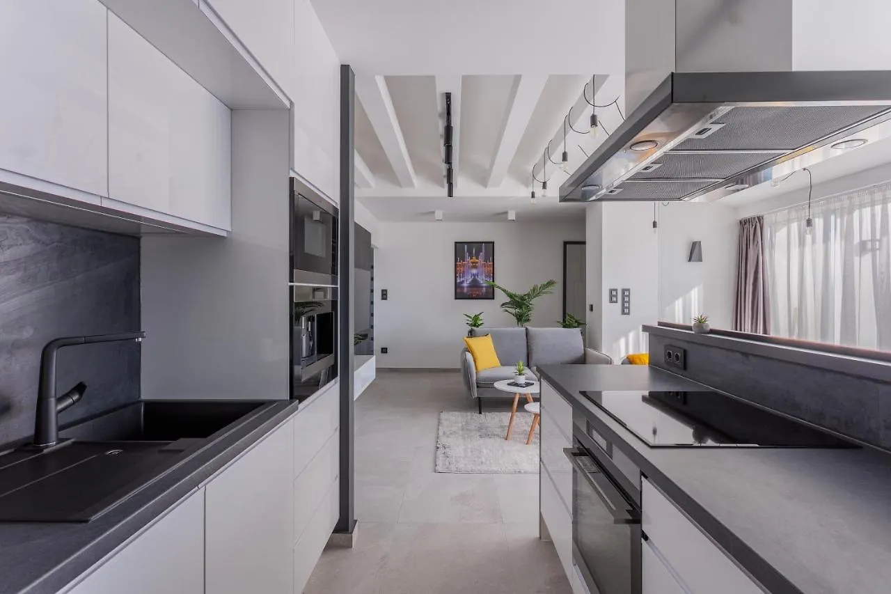 Noir Hotel - Penthouse Apartman Segedin 0*,  Macaristan